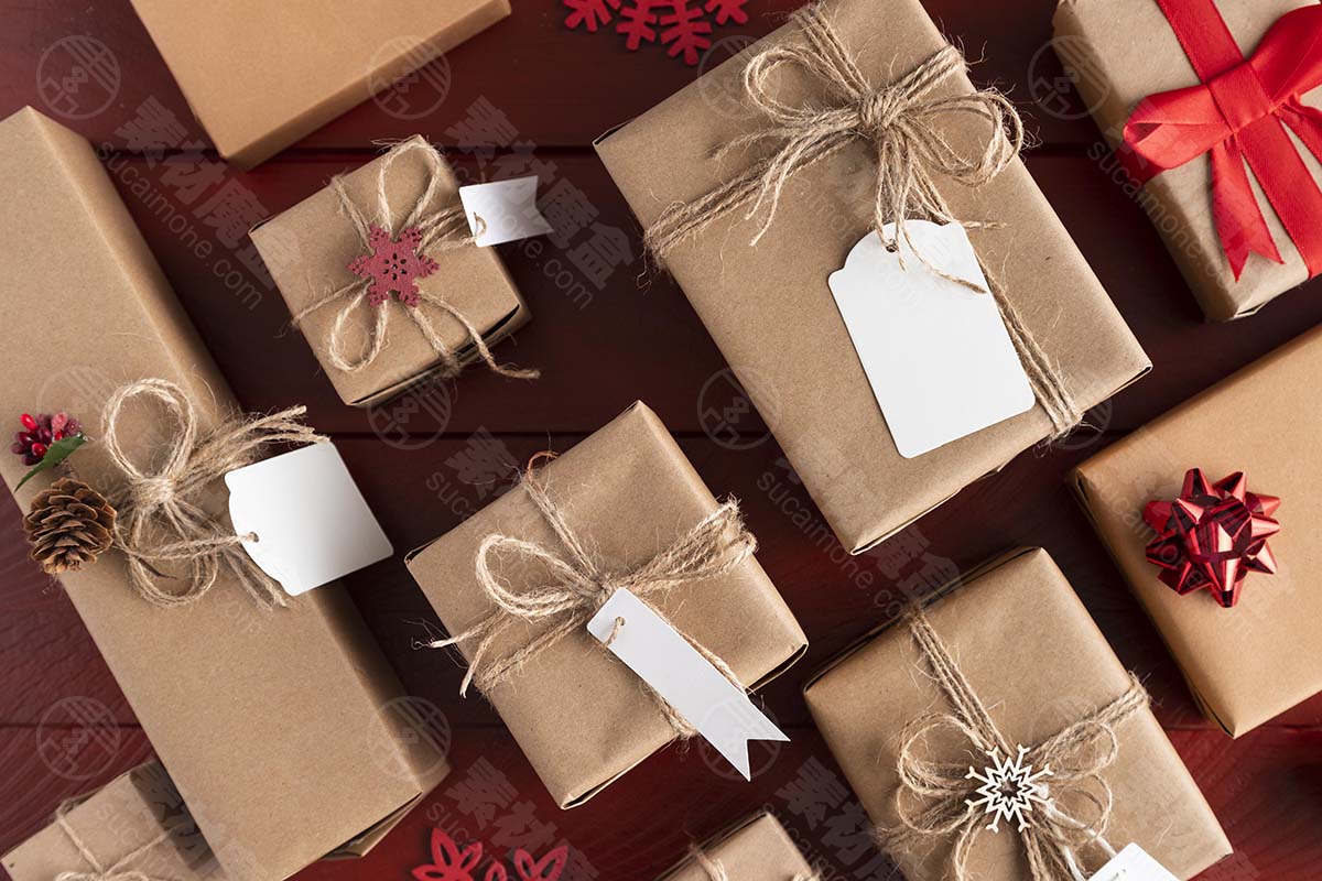 牛皮纸包装的圣诞节礼盒和标签样机PSD源文件christmas-mock-up-various-wrapped-gifts(图1)