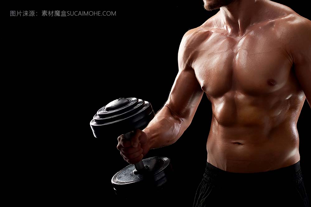 在工作室里的年轻健美男子young-fitness-man-studio