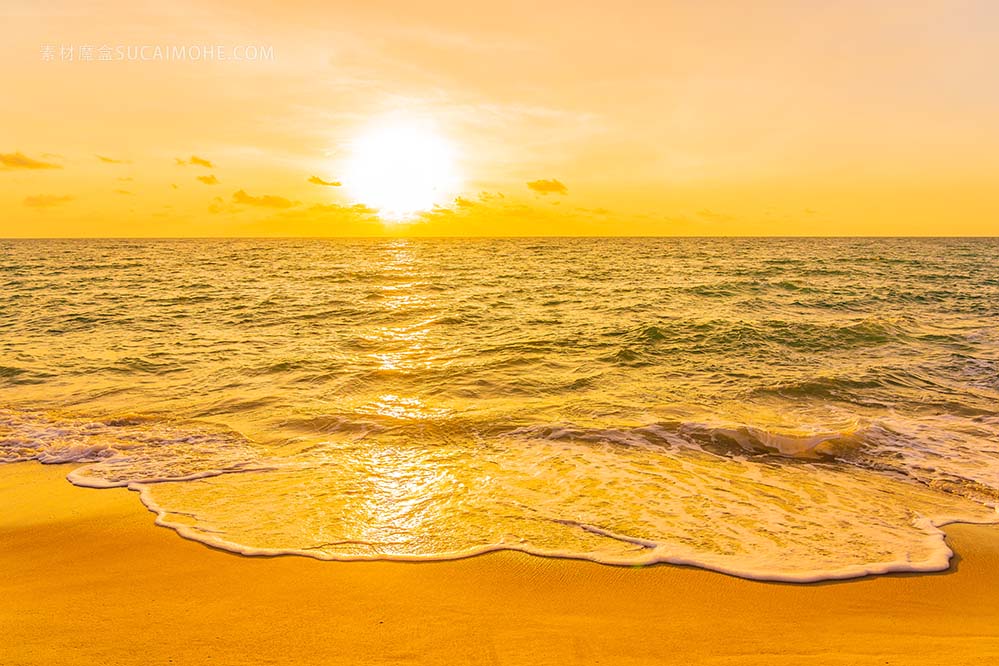 美丽的热带海滩海洋海洋在日落或日出时间旅行度假照片
