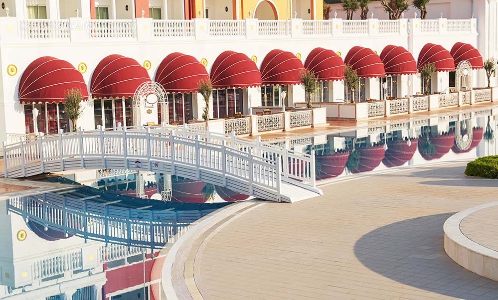 受欢迎的度假胜地Amara Dolce Vita豪华酒店。在土耳其沿海地区设有游泳池，水上乐园和休闲区