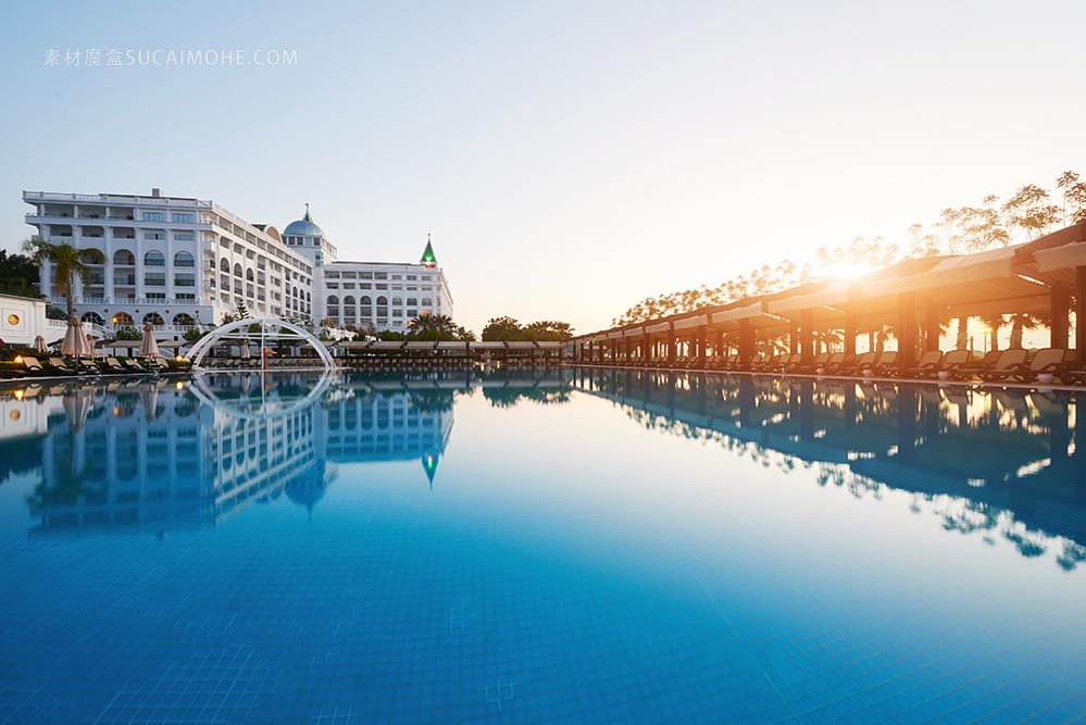 类型娱乐综合体。土耳其最受欢迎的度假胜地，设有游泳池和水上乐园