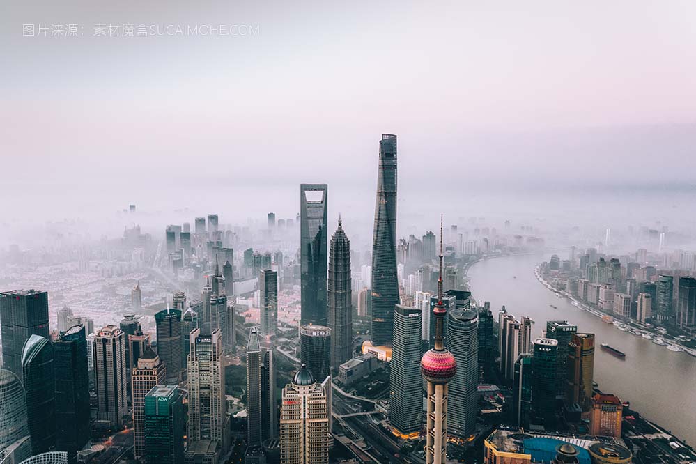 上海陆家嘴城市迷雾摄影图