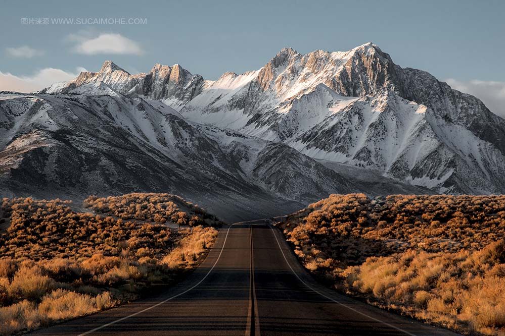 内华达山脉/美国的风景Scenic view of the Sierra Nevada United States