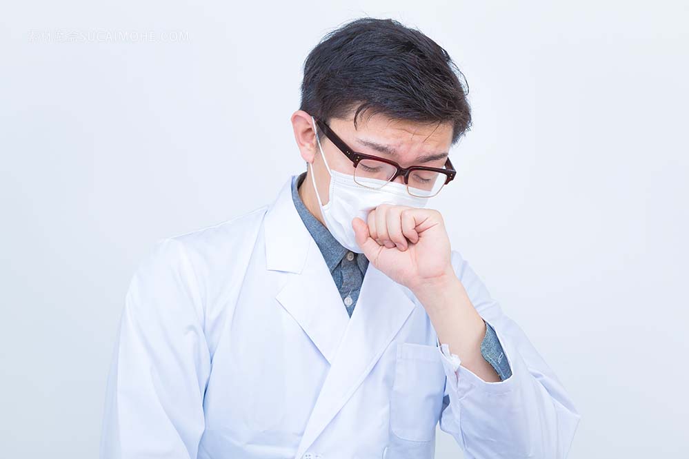 戴口罩生病感冒咳嗽的东亚医生