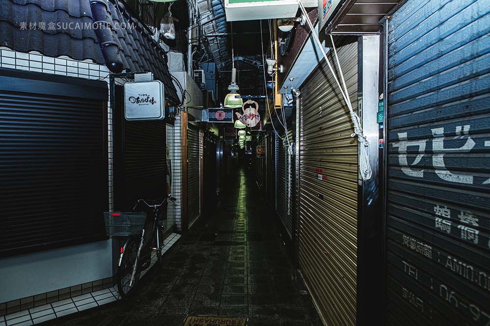 日本 街头 小巷 路 建筑 城市 夜晚 卷帘门