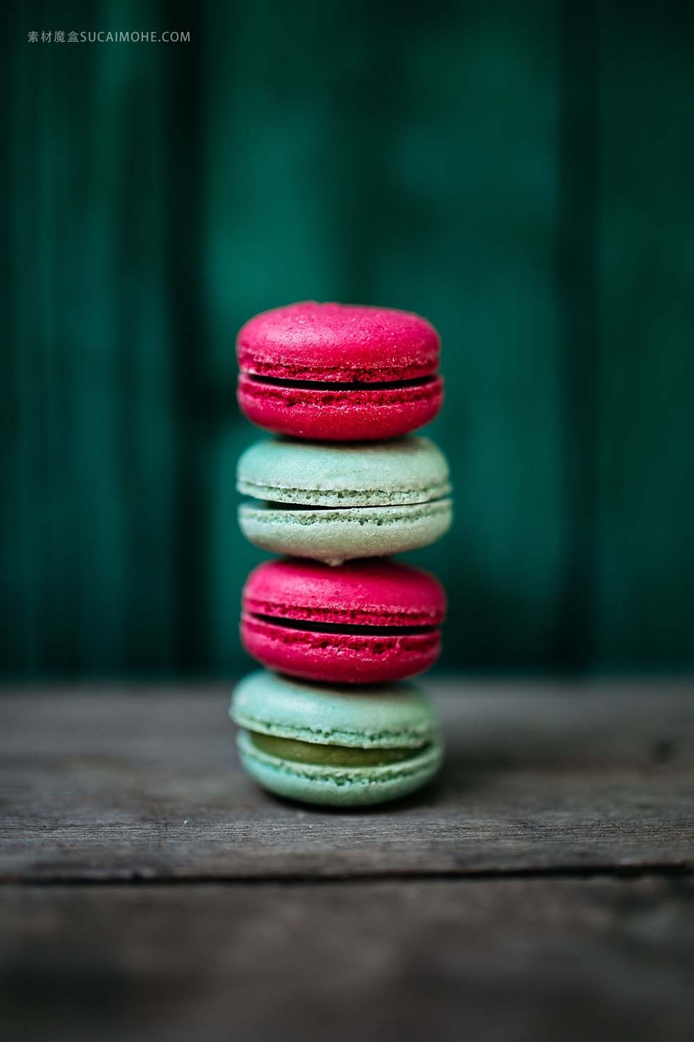 五颜六色的马卡龙甜品colorful-macarons-tower