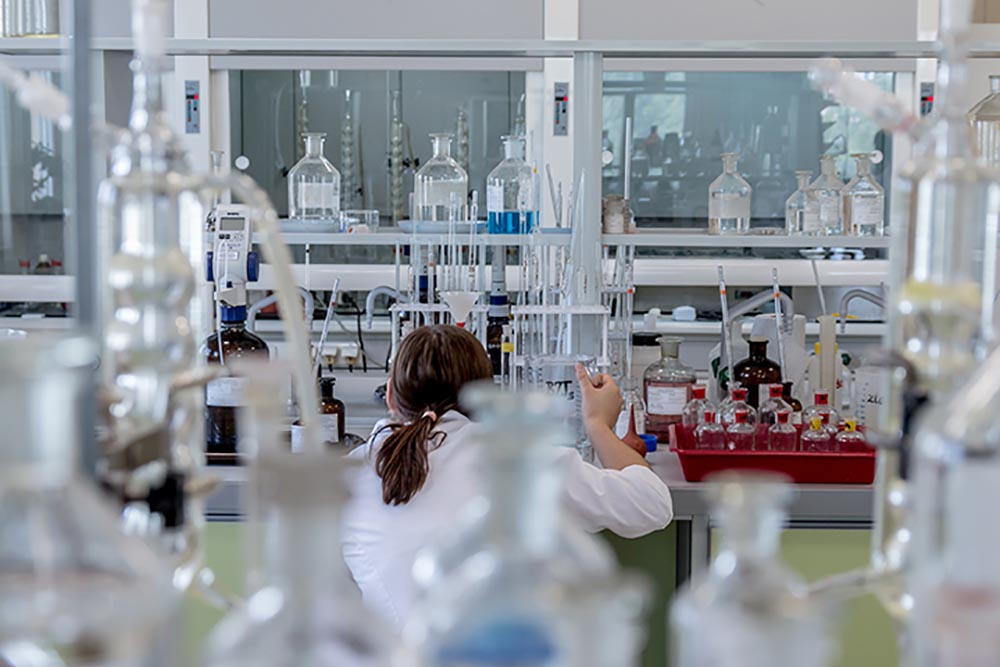 laboratory-实验室 分析 化学 化验师 研究 诊断程序 试管 测试 医疗 玻璃器皿 高清摄影大图