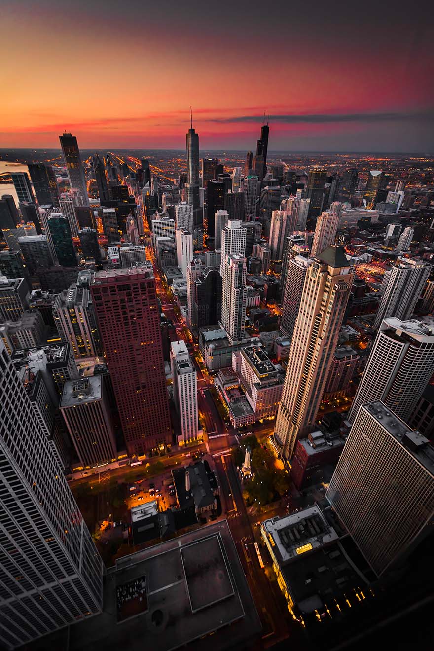 aerial-shot-of-city-清晨或夕阳中的城市