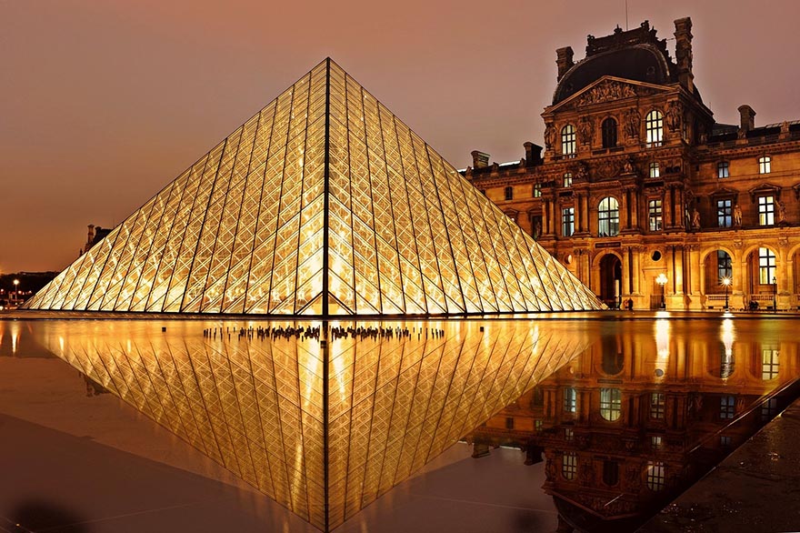louvre-罗浮宫 金字塔 巴黎 旅游 法国 博物馆 艺术 结构 玻璃 玻璃 照明 灯 很酷的壁纸