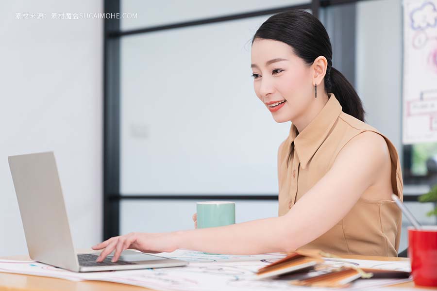 successful-leadership-smart-attractive-asian-female-working-with-laptop-confident-cheerful-smile-office-background